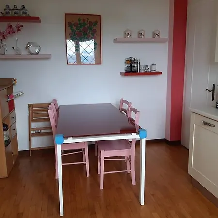 Apartament La Finestra Sul - In Con Vista E Posto Auto Coperto