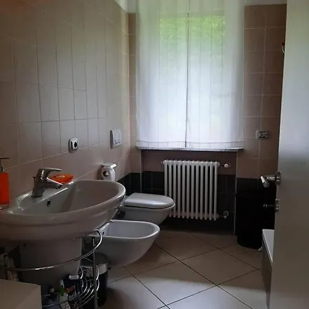 Apartament La Finestra Sul - In Con Vista E Posto Auto Coperto *